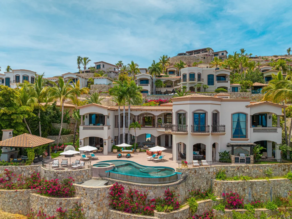 Exclusive Amenities in Luxury Cabo