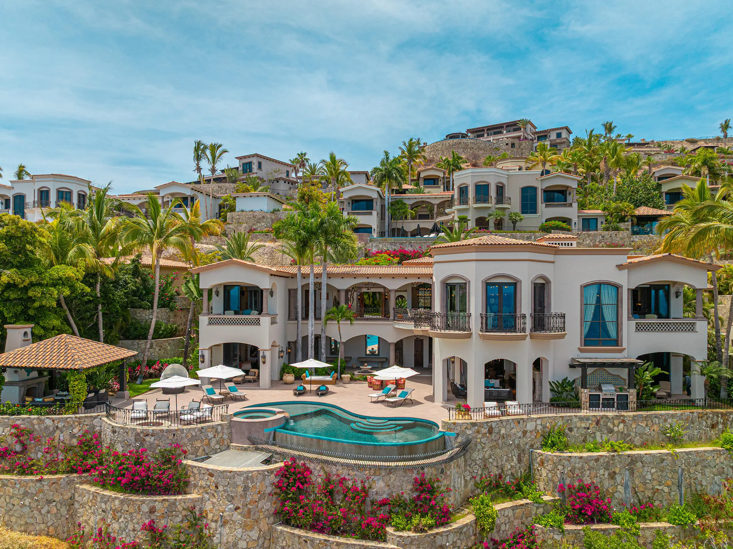 Exclusive Amenities in Luxury Cabo