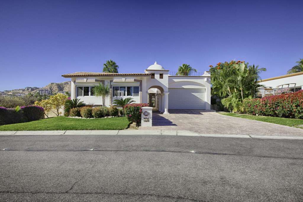 Cabo Luxury Oceano Baja Discover Casa Oceano, a stunning single-story fairway home in one of Los Cabos' most coveted communities. Prime location with – 10 Calle Oceano Baja, San Jose Corridor, BS