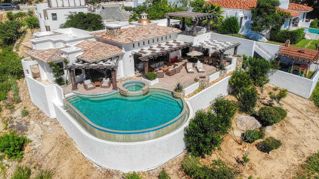 Cabo Luxury La Noria Casa Lau'ren offers contemporary luxury with 4 bedrooms plus a private casita. Overlooking the Jack Nicklaus Signature Golf Course, this elegant home features ocean for sale