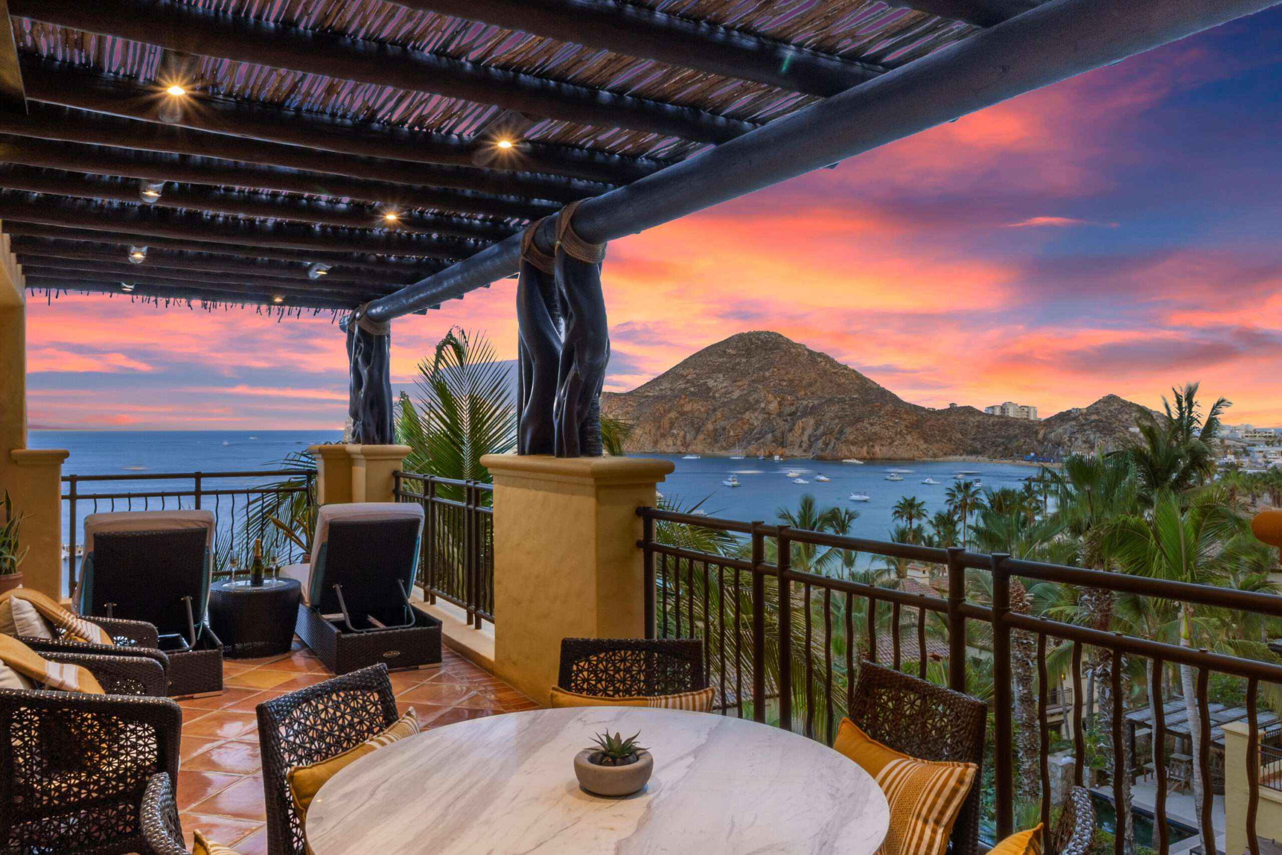 Cabo Luxury Hacienda Csl Perched on the exclusive Hacienda Beach Club & Residences along Cabo's most desirable shoreline--Medano Beach--this stunning two-bedroom, 2.5-bath residence captivates with sweeping, dramatic – Bahia de Palmas, San Jose del Cabo, BS
