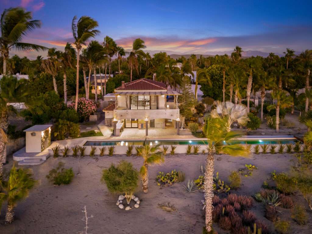 Cabo Luxury West Enclave Ritz-Carlton West Enclave, Ritz-Carlton Reserve Residence 10 offers an exceptional blend of modern luxury and serene coastal living. These single-level indoor/outdoor residences are thoughtfully designed to provide privacy and tranquility. Featuring expansive floor-to-ceiling windows, the homes showcase breathtaking for sale