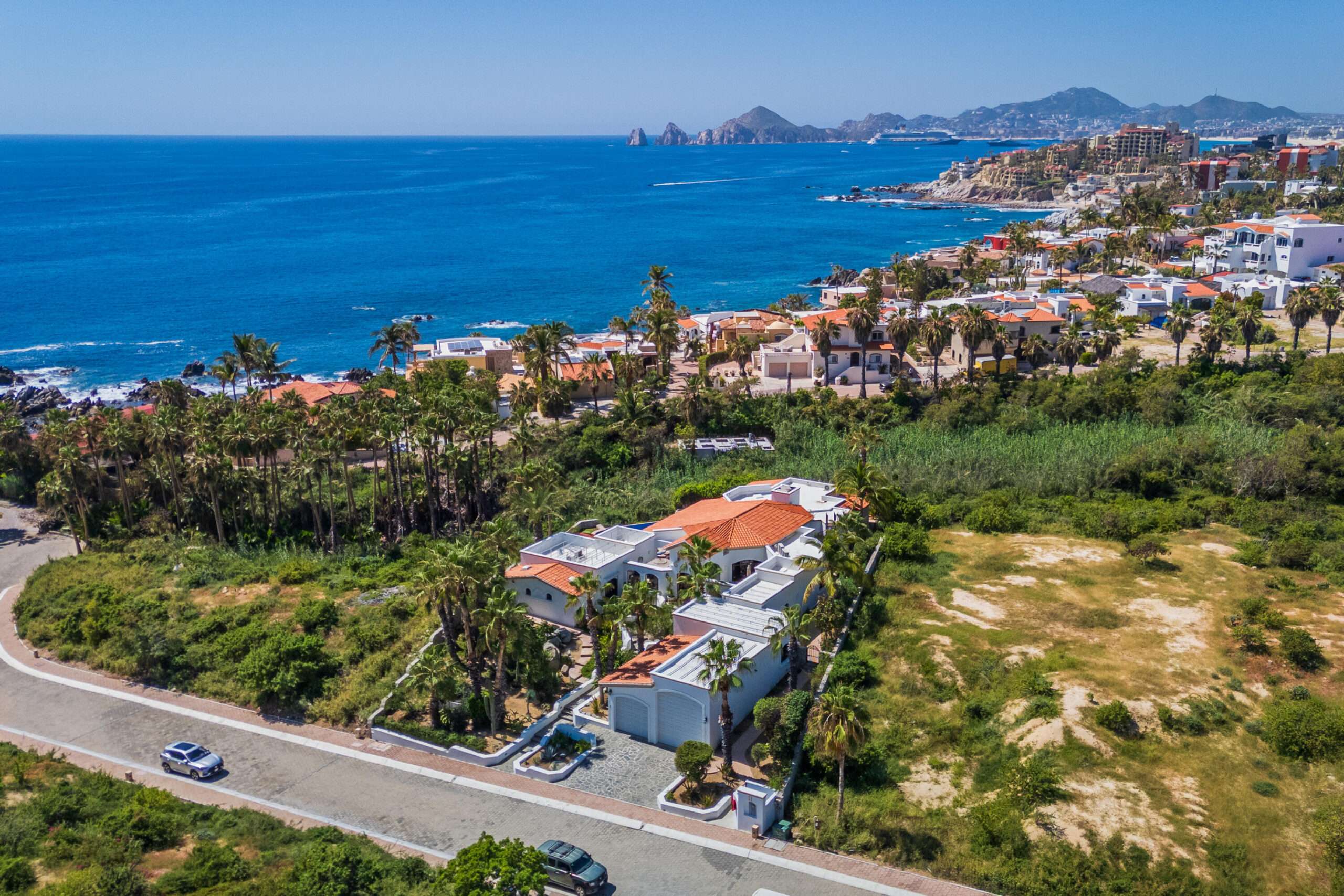 Cabo Luxury Pedregal Csl CASA MOE. Spectacular luxury residence conveniently located in the exclusive Pedregal of Cabo San Lucas. Modern contemporary with a privilege superior for sale