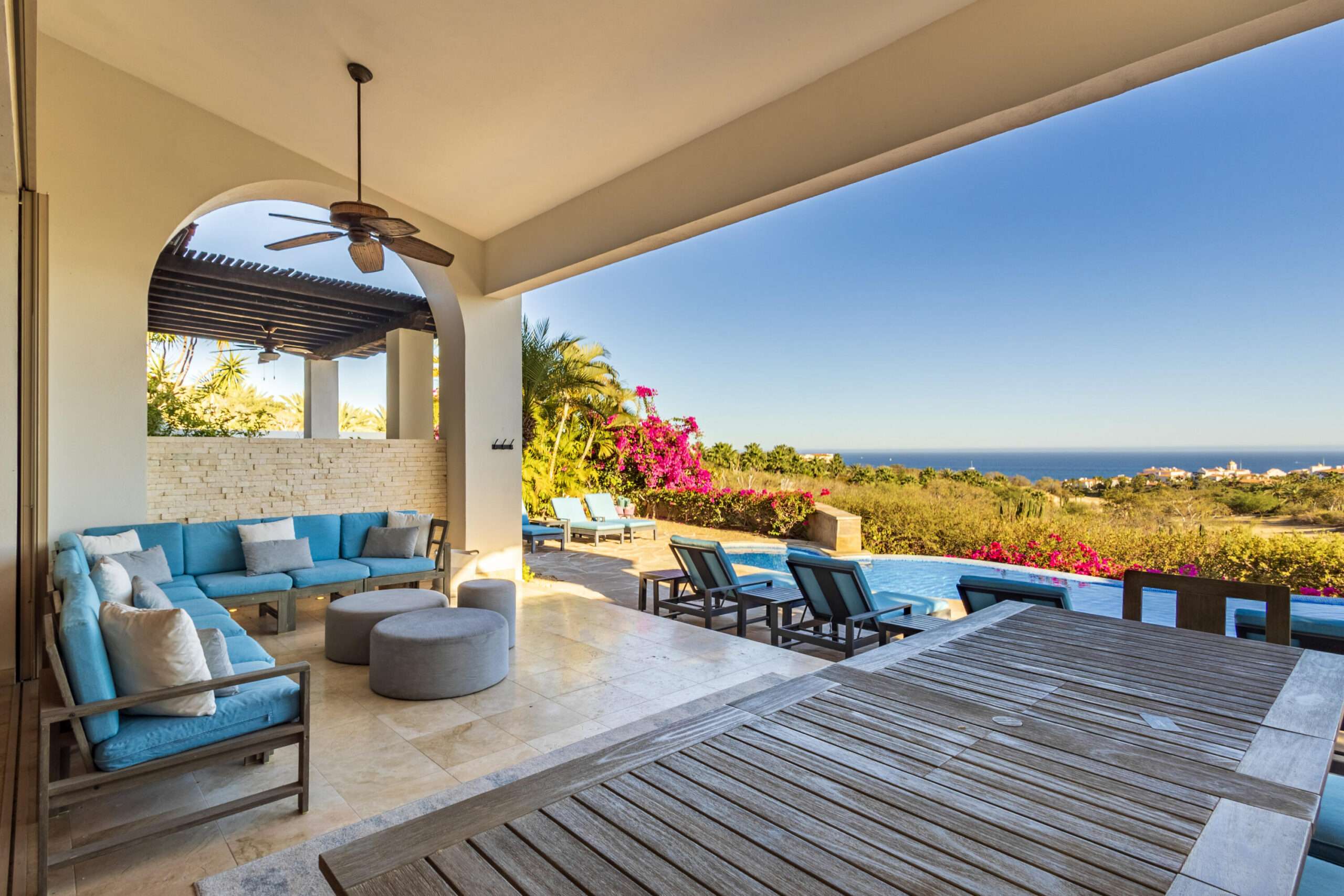 Cabo Luxury Section 18- Horizontes Welcome to Horizontes 3, an exquisite custom-made home located within San José del Cabo's most sought-after community, Querencia. Surrounded by Tom Fazio's signature golf course, recognized as one of the best in the country, this stunning residence is just a short golf cart ride from the prestigious 5-star Club House. This remarkable 6-bedroom, 6.5-bathroom home elevates luxury living with a fresh vision of architecture and design. The layout features a cozy family room, an expansive bunk bed bedroom on the lower level, and a spacious maid's quarters with an independent entrance, making it ideal for entertaining family and friends.The property boasts outdoor living spaces, including tranquil green areas, an outdoor kitchen, an infinity pool, a jacuzzi, and ocean and ravine – Brisas 19, Cabo Corridor, BS